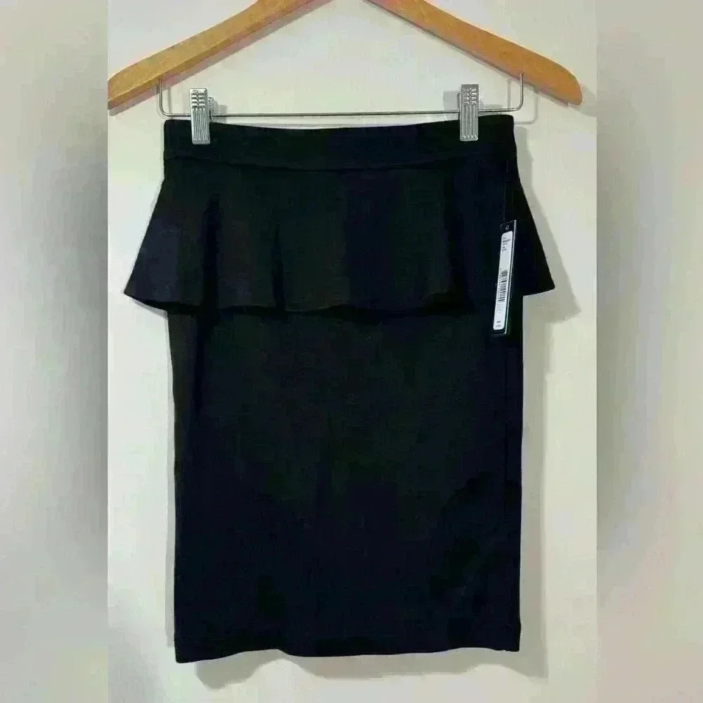 Host Pick 🤩 NWT Alice and Olivia skirt